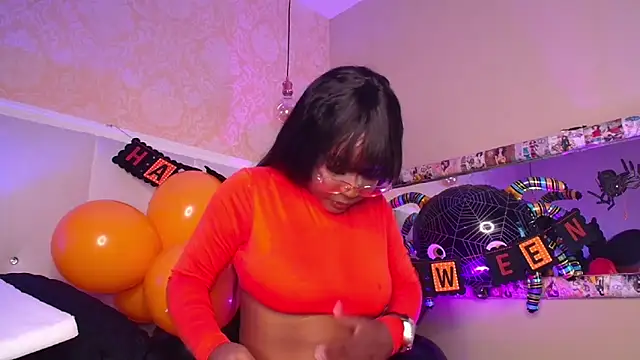 MichaelaCox online show from 10/31/25, 12:39