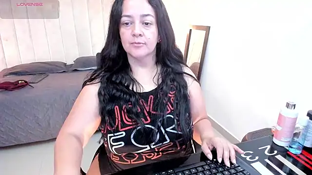 lucia vonne  online show from 02/28/26, 09:16