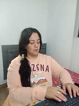lucia vonne  online show from 06/11/26, 01:05