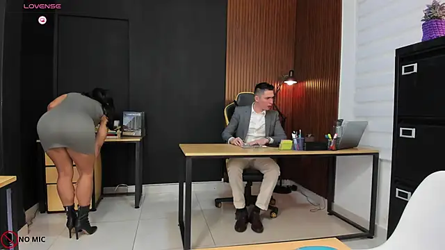 Office Naughty Girl online show from 12/05/24, 07:49