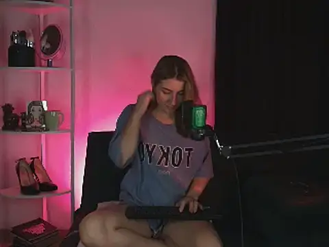 Dakotaa  online show from 03/18/25, 03:53