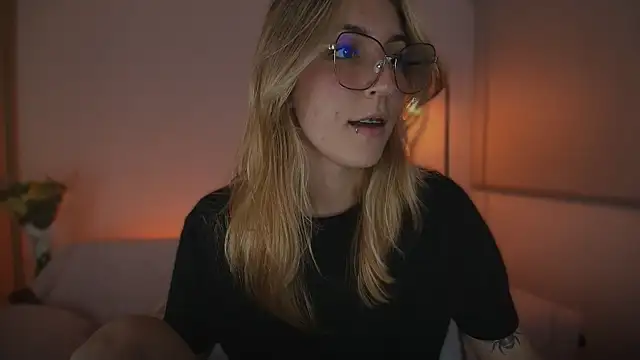 Dakotaa  online show from 09/21/25, 04:14