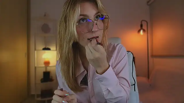 Dakotaa  online show from 10/20/25, 05:30