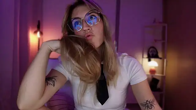 Dakotaa  online show from 03/24/26, 01:10