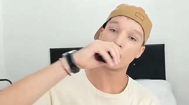 angelcortes online show from 12/28/24, 10:58