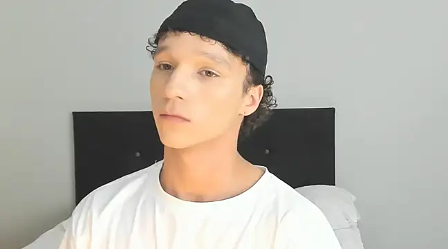 angelcortes online show from 02/23/25, 05:18