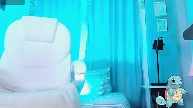 Snapshot of CoralineRicce_ chatting on 12/31/24, 03:45 CoralineRicce online show from 12/31/24, 03:45