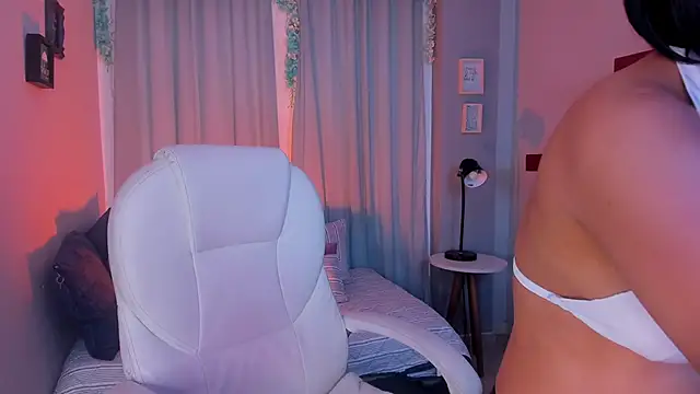 Snapshot of CoralineRicce_ chatting on 02/14/25, 04:58 CoralineRicce online show from 02/14/25, 04:58