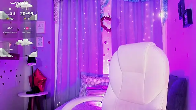 Snapshot of CoralineRicce_ chatting on 02/25/25, 08:14 CoralineRicce online show from 02/25/25, 08:14