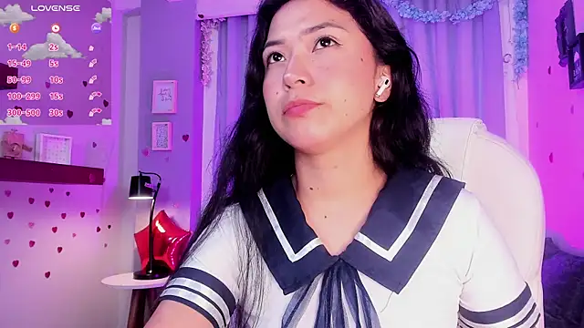 Snapshot of CoralineRicce_ chatting on 03/14/25, 08:42 CoralineRicce online show from 03/14/25, 08:42