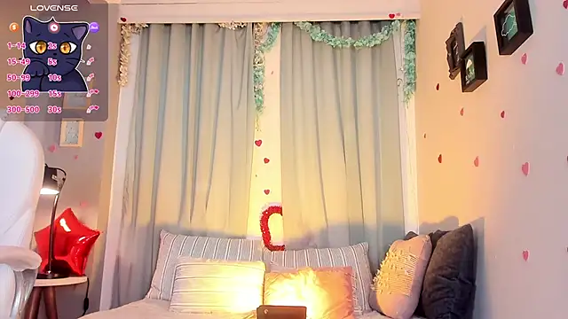 Snapshot of CoralineRicce_ chatting on 03/15/25, 08:48 CoralineRicce online show from 03/15/25, 08:48