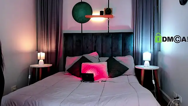 Snapshot of CoralineRicce_ chatting on 11/05/25, 09:59 CoralineRicce online show from 11/05/25, 09:59