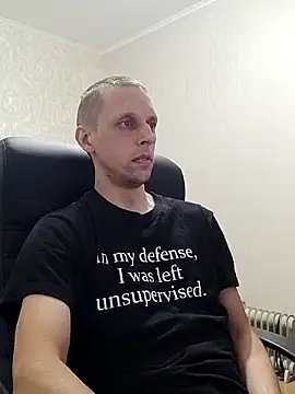 Snapshot of Yrikos1 chatting on 09/15/25, 07:25 Yrikos1 online show from 09/15/25, 07:25