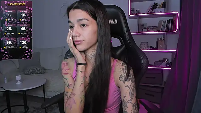 Snapshot of vinkitinkii chatting on 12/24/24, 09:39 vinkitinkii online show from 12/24/24, 09:39