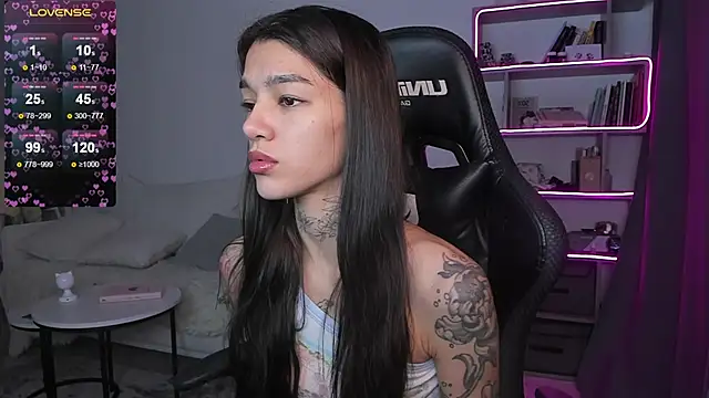 Snapshot of vinkitinkii chatting on 12/27/24, 06:57 vinkitinkii online show from 12/27/24, 06:57