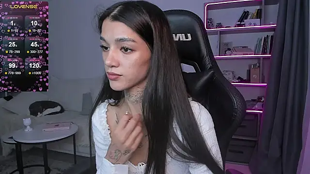 Snapshot of vinkitinkii chatting on 12/28/24, 03:26 vinkitinkii online show from 12/28/24, 03:26