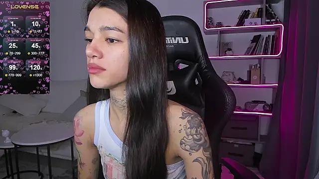 Snapshot of vinkitinkii chatting on 01/01/25, 06:15 vinkitinkii online show from 01/01/25, 06:15