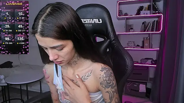 Snapshot of vinkitinkii chatting on 01/02/25, 07:12 vinkitinkii online show from 01/02/25, 07:12