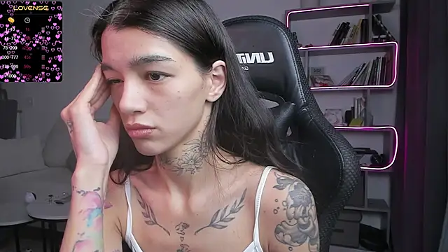 Snapshot of vinkitinkii chatting on 01/12/25, 10:02 vinkitinkii online show from 01/12/25, 10:02