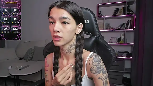 Snapshot of vinkitinkii chatting on 01/13/25, 06:49 vinkitinkii online show from 01/13/25, 06:49