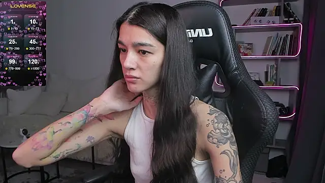 Snapshot of vinkitinkii chatting on 01/20/25, 06:53 vinkitinkii online show from 01/20/25, 06:53