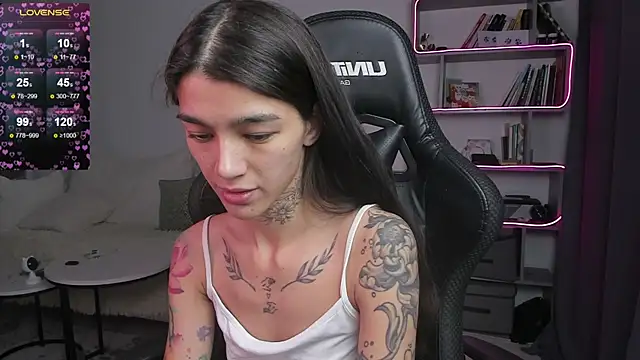 Snapshot of vinkitinkii chatting on 01/23/25, 10:32 vinkitinkii online show from 01/23/25, 10:32