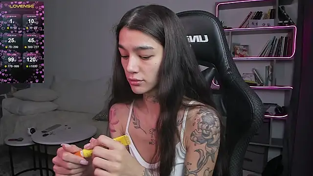 Snapshot of vinkitinkii chatting on 01/28/25, 07:11 vinkitinkii online show from 01/28/25, 07:11