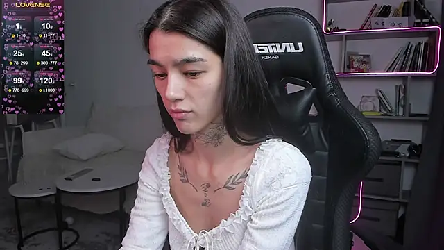 Snapshot of vinkitinkii chatting on 02/04/25, 10:00 vinkitinkii online show from 02/04/25, 10:00