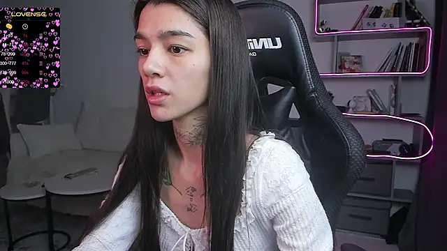 Snapshot of vinkitinkii chatting on 02/06/25, 06:18 vinkitinkii online show from 02/06/25, 06:18