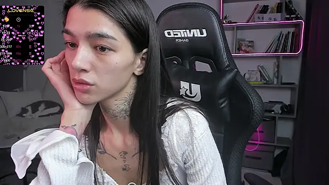 Snapshot of vinkitinkii chatting on 02/06/25, 09:22 vinkitinkii online show from 02/06/25, 09:22