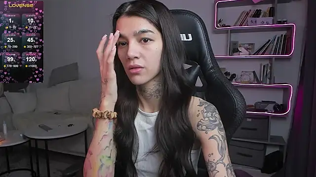 Snapshot of vinkitinkii chatting on 02/16/25, 06:32 vinkitinkii online show from 02/16/25, 06:32