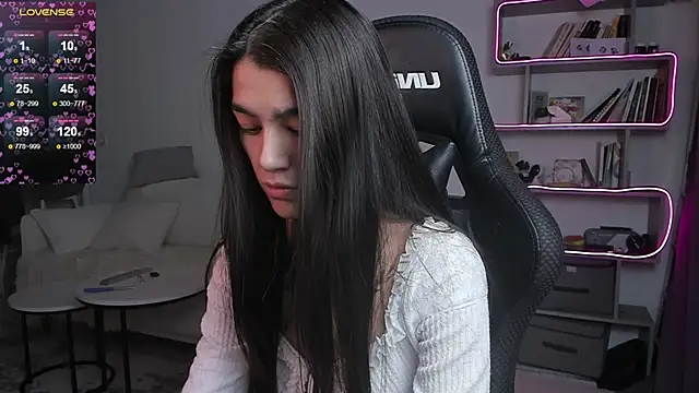 Snapshot of vinkitinkii chatting on 02/19/25, 06:33 vinkitinkii online show from 02/19/25, 06:33