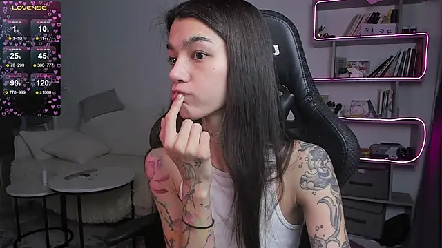 Snapshot of vinkitinkii chatting on 02/22/25, 07:45 vinkitinkii online show from 02/22/25, 07:45