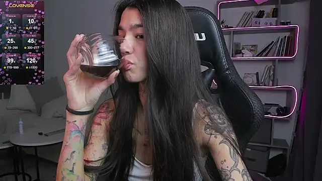 Snapshot of vinkitinkii chatting on 02/23/25, 08:06 vinkitinkii online show from 02/23/25, 08:06