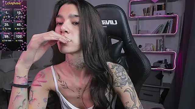 Snapshot of vinkitinkii chatting on 03/05/25, 06:44 vinkitinkii online show from 03/05/25, 06:44