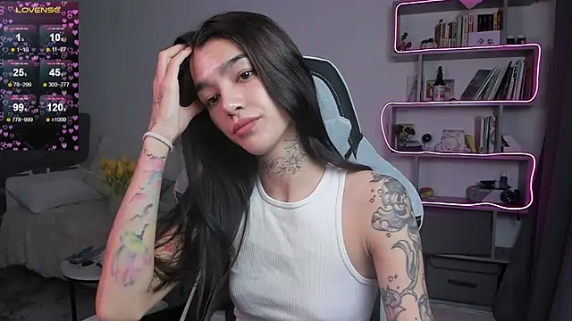 Snapshot of vinkitinkii chatting on 03/14/25, 07:04 vinkitinkii online show from 03/14/25, 07:04