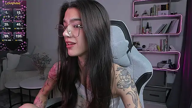 Snapshot of vinkitinkii chatting on 03/15/25, 06:36 vinkitinkii online show from 03/15/25, 06:36