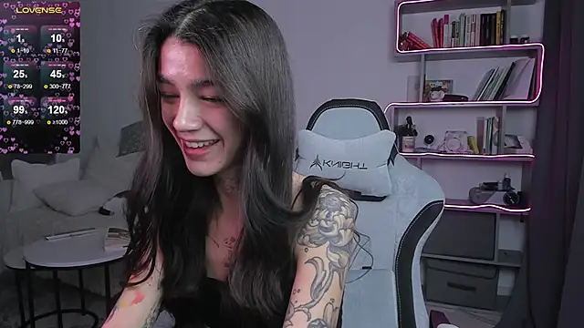 Snapshot of vinkitinkii chatting on 03/21/25, 09:34 vinkitinkii online show from 03/21/25, 09:34