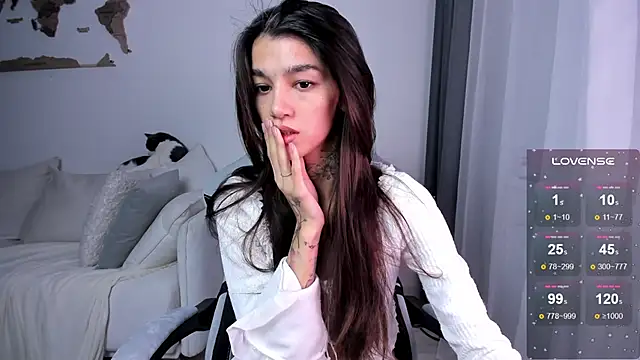 Snapshot of vinkitinkii chatting on 10/02/25, 07:15 vinkitinkii online show from 10/02/25, 07:15