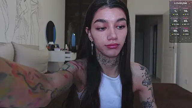 Snapshot of vinkitinkii chatting on 10/26/25, 07:14 vinkitinkii online show from 10/26/25, 07:14