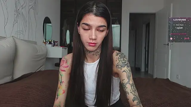 Snapshot of vinkitinkii chatting on 10/31/25, 07:31 vinkitinkii online show from 10/31/25, 07:31