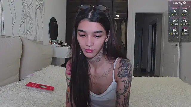 Snapshot of vinkitinkii chatting on 11/10/25, 04:39 vinkitinkii online show from 11/10/25, 04:39