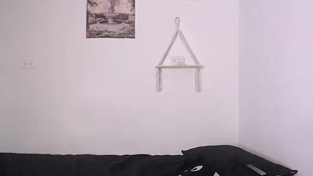 yungelitamor  online show from 01/24/25, 04:48