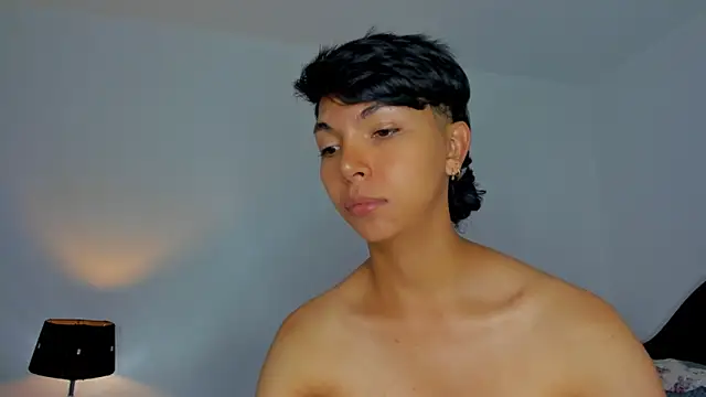 Snapshot of xhenisa_ chatting on 09/14/25, 03:44 xhenisa online show from 09/14/25, 03:44