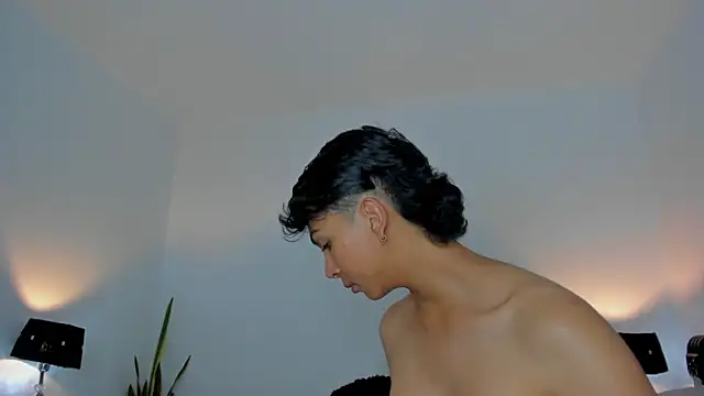 xhenisa  online show from 02/27/26, 02:55