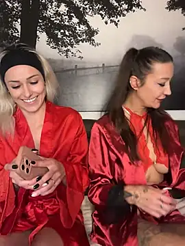 petrouchkaaa  online show from 02/12/25, 06:30