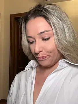 petrouchkaaa  online show from 02/19/26, 08:43