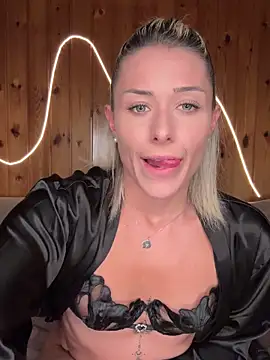 petrouchkaaa  online show from 05/14/26, 08:04