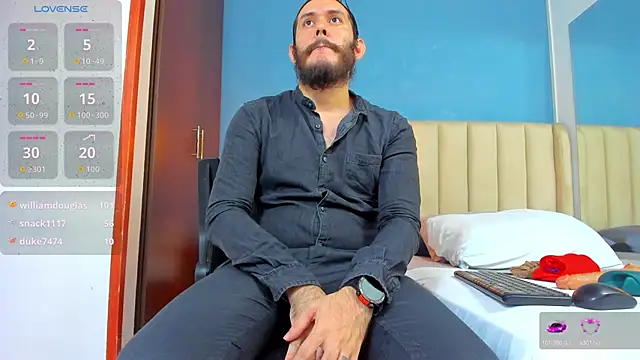 Snapshot of jeanpiere_ chatting on 10/14/25, 02:45 jeanpiere online show from 10/14/25, 02:45