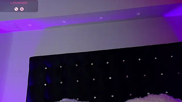 charlotteeruss online show from 02/09/25, 09:17